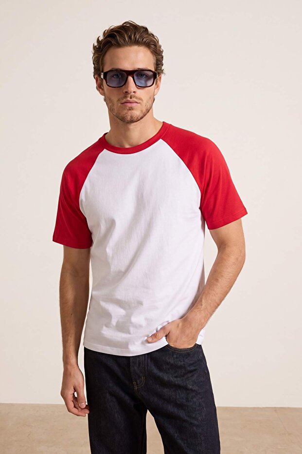 Beyaz-Kırmızı Düşük Omuz Regular Renk Bloklu %100 Pamuk T-Shirt TMNSS26TS00079 - 3