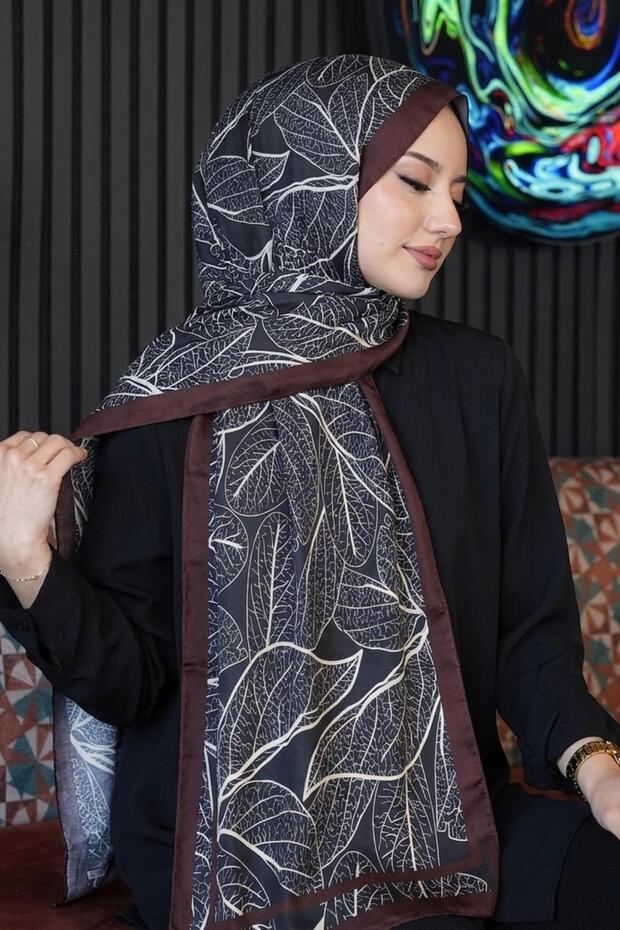 شال قطن أحمر كلاريت بنمط رخامي