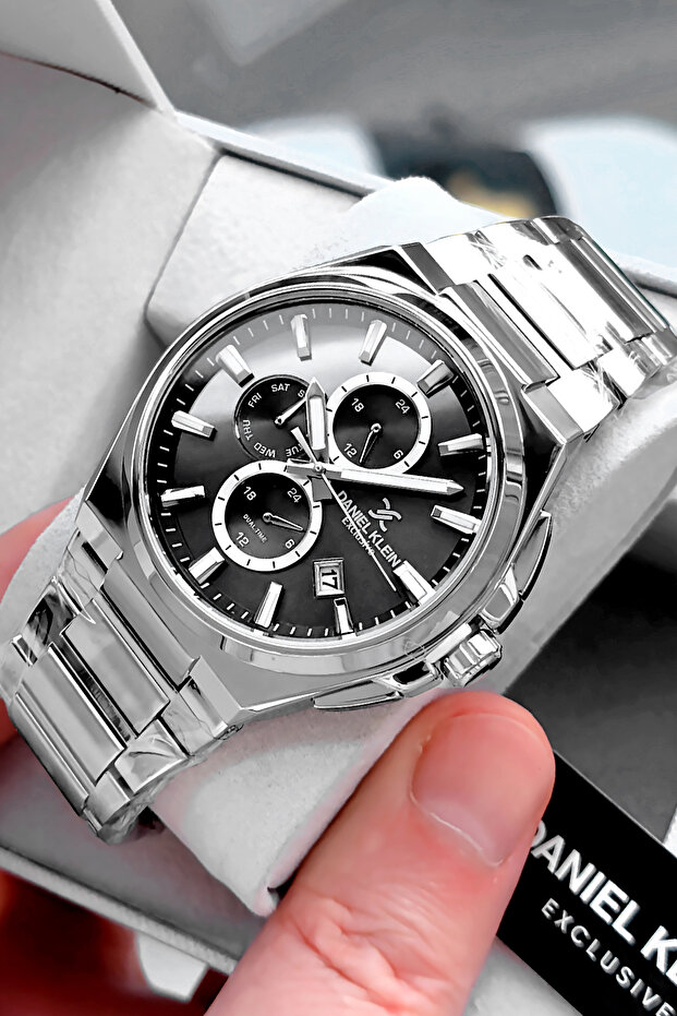 Exclusive Men's Wristwatch 3 Atm Water Resistant Silver Color Steel Band Dke2007C4
