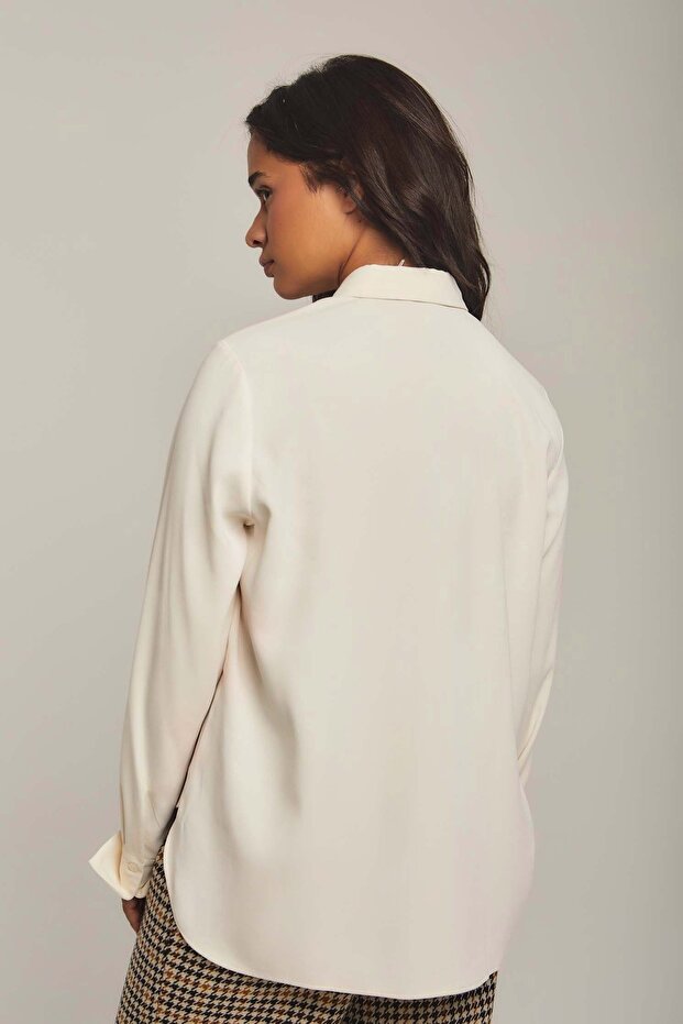 بلوزة سادة بأزرار أمامية - 2