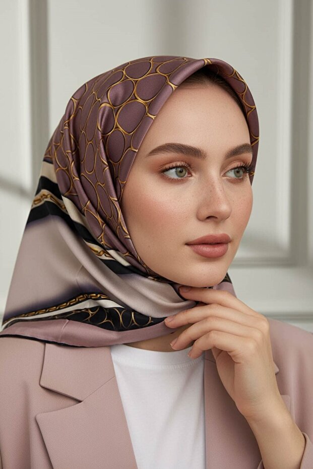 Black Silk Gold Ring Pattern - 100% Twill 90X90 Powder Scarf Planting Shape: Hand Sewn