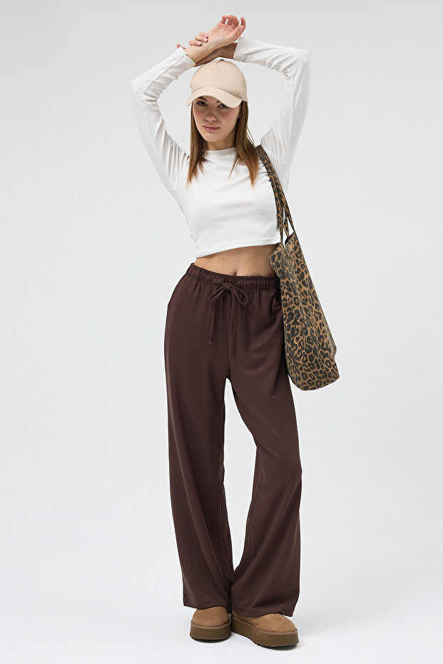 Women's wide leg sweatpants with elastic waist