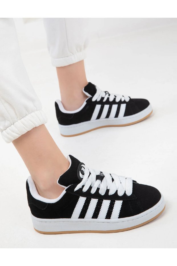 Adidasi, Negru