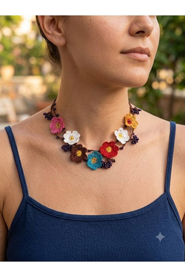 Elemeği Crochet Flower Beaded Necklace