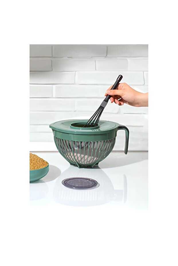 Multi-Purpose Mixer and Mixing Bowl Set, Ideal for Practical Use
