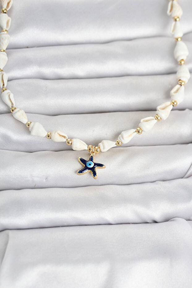 Natural Sea Shell Stringed Blue Star Eye Model Necklace