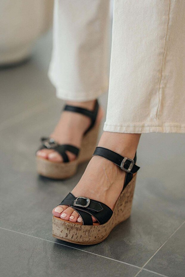 Pound Women's Leather Wedge Heeled Sandals Black