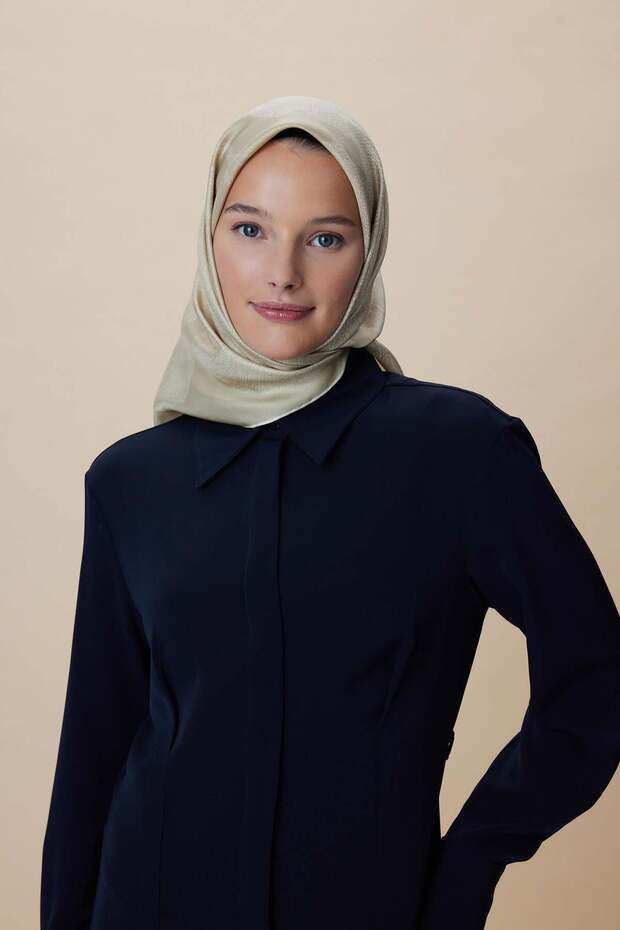 Farah Mulberry Silk Scarf 90*90 cm
