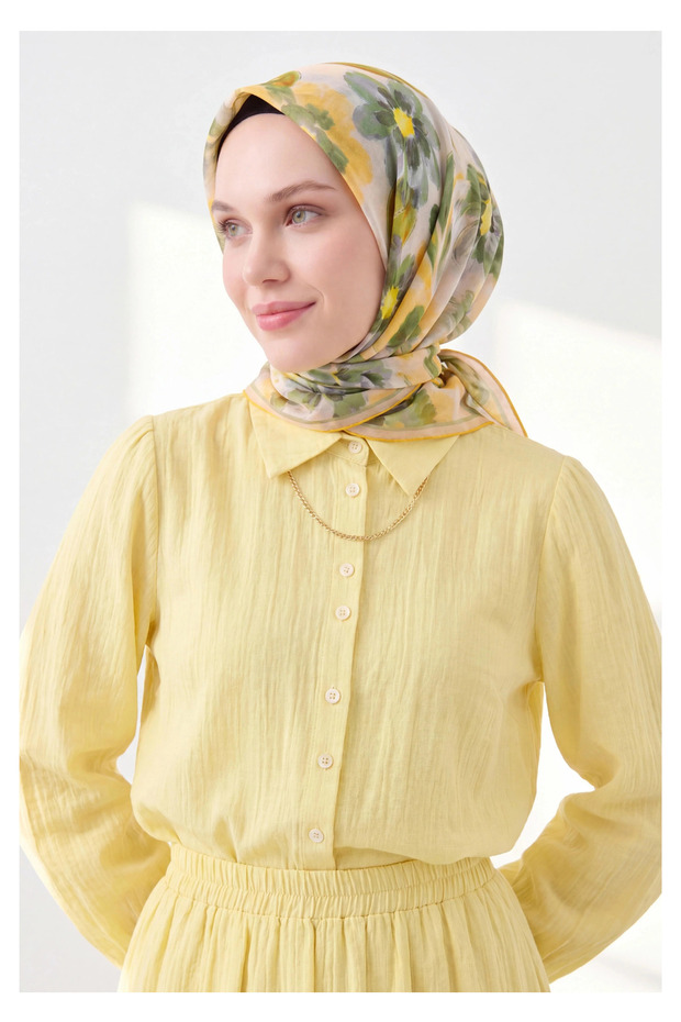 وشاح ناعم باللون الأصفر فلور