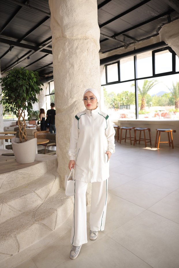 Women's Zippered and Stripe Detailed Hijab Tracksuit Set - Two-Piece Sports Set
