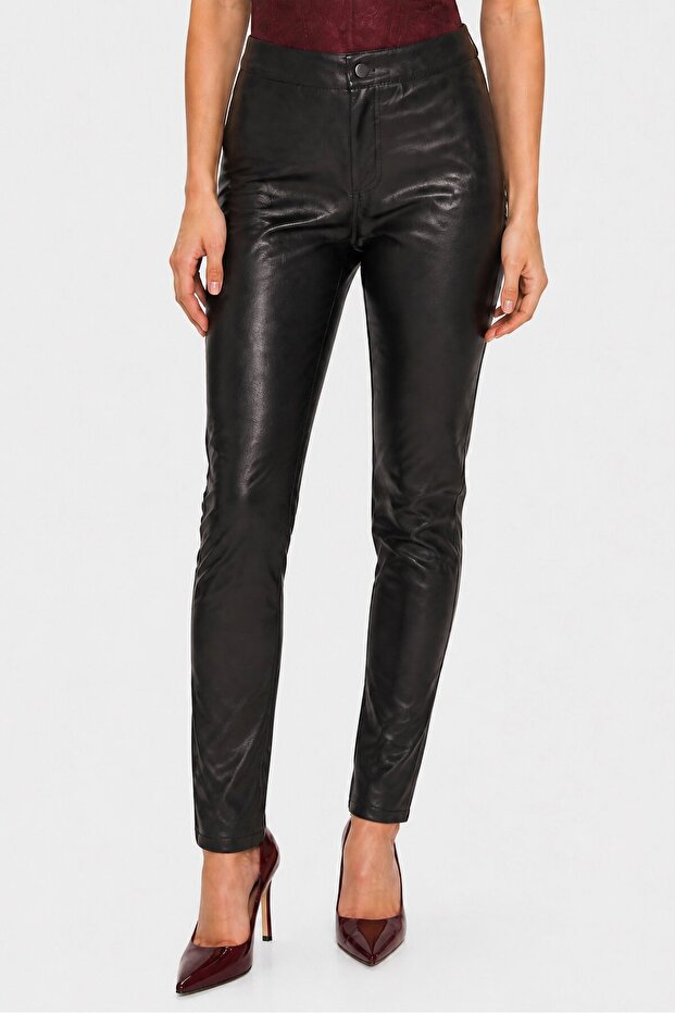Women Skinny Fit Solid Straight Leg Pants, Black
