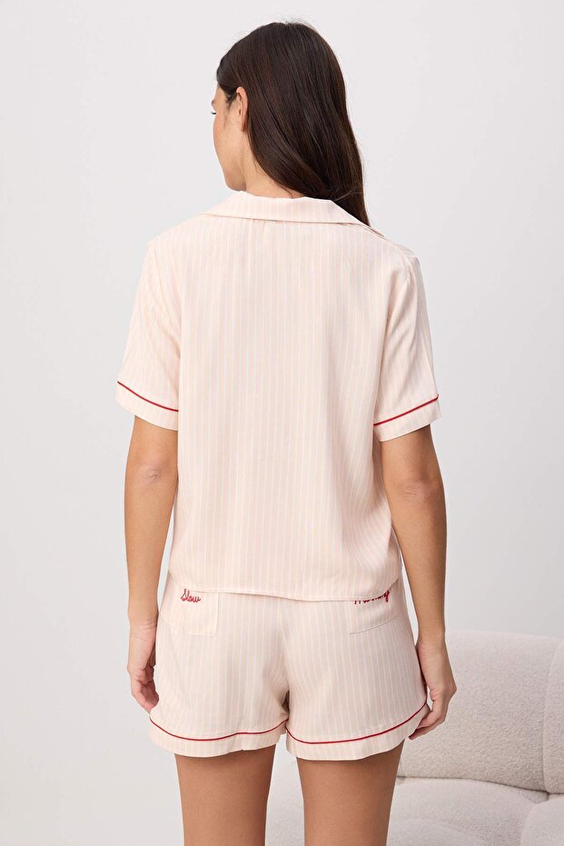 Pembe Çizgili ve Sloganlı Biye Detaylı Viskon Dokuma Pijama Takımı THMSS26PT00206 - 4