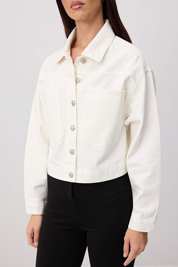 Ekru Cep Detaylı Crop Denim Ceket TWOSS26CE00059 - 3