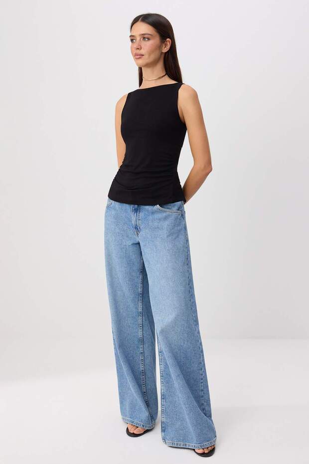 Trendyolmilla  Siyah Düz Fitted Kayık Yaka Kolsuz Bağlama Detaylı Premium Yumuşak Örme Bluz TWOSS26BZ00672 - Görsel 3