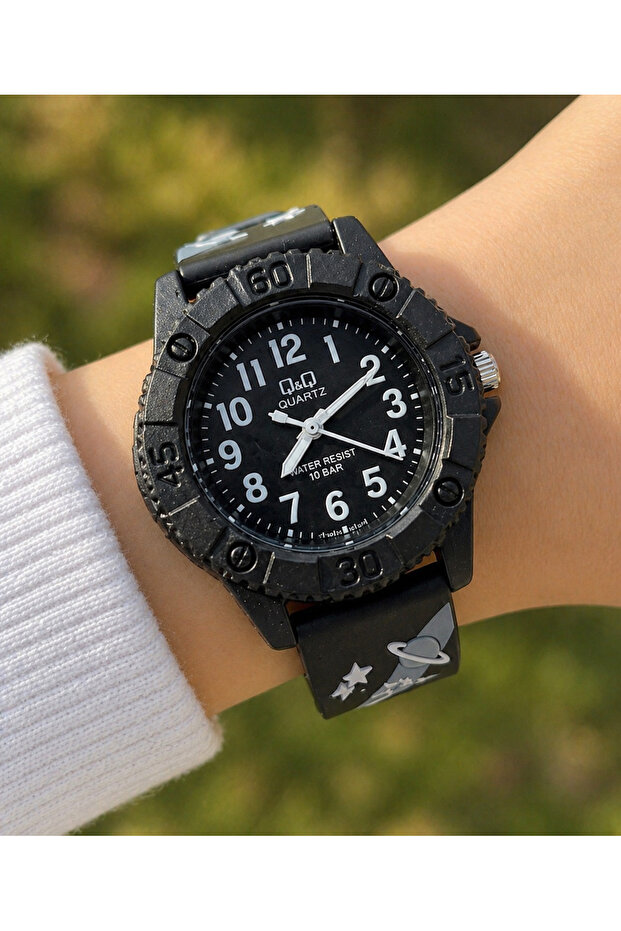 Silicone Strap Waterproof Children's Wristwatch with 2 Years Machine Warranty