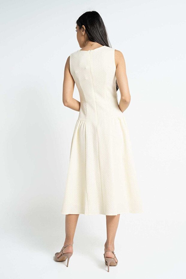 Solid Sleeveless Midi Dress - 4