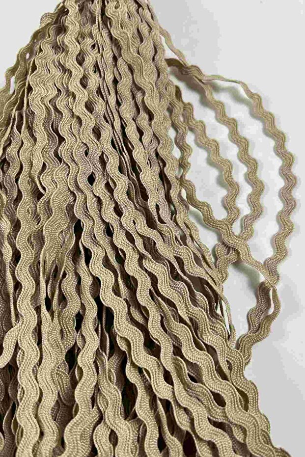 Dark Mink Wavelace Wavy Decorative Strip Edge Trim – 1 cm Thin Zigzag Strip 10 Meters