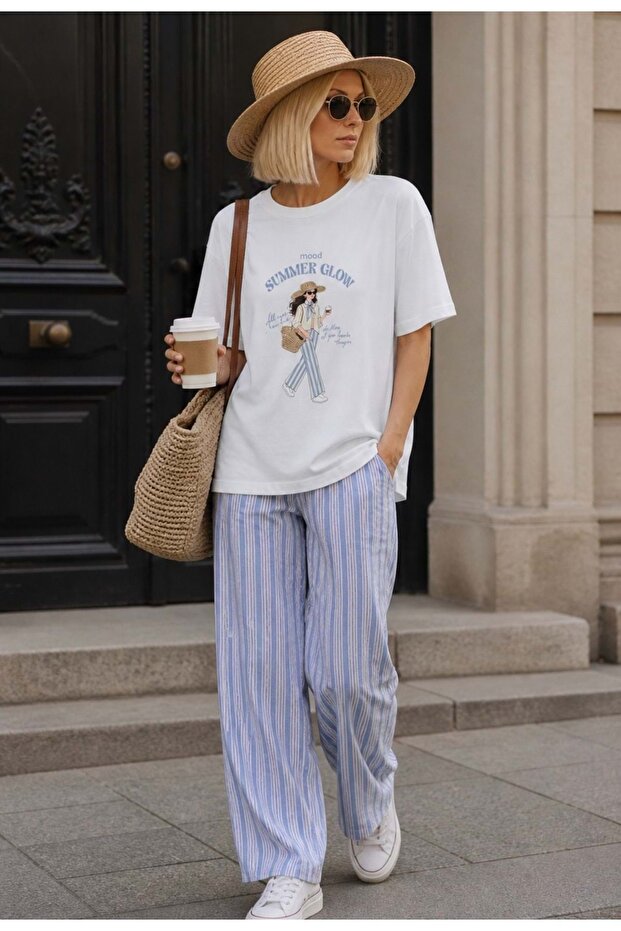 Summer Glow Illustration 3D T-Shirt with Straw Appliqué Detail