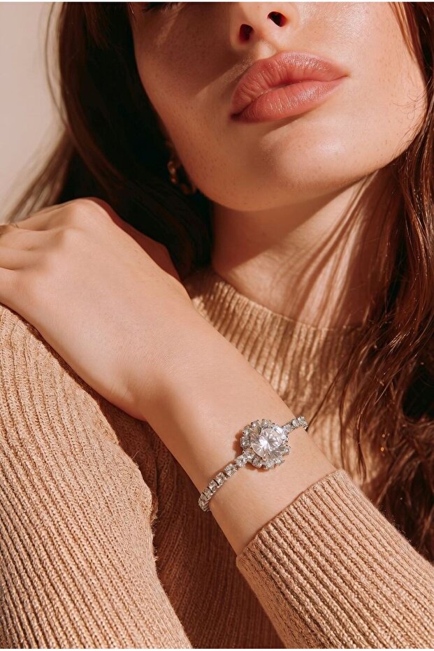 Luxurious and Showy Row Stone Bracelet