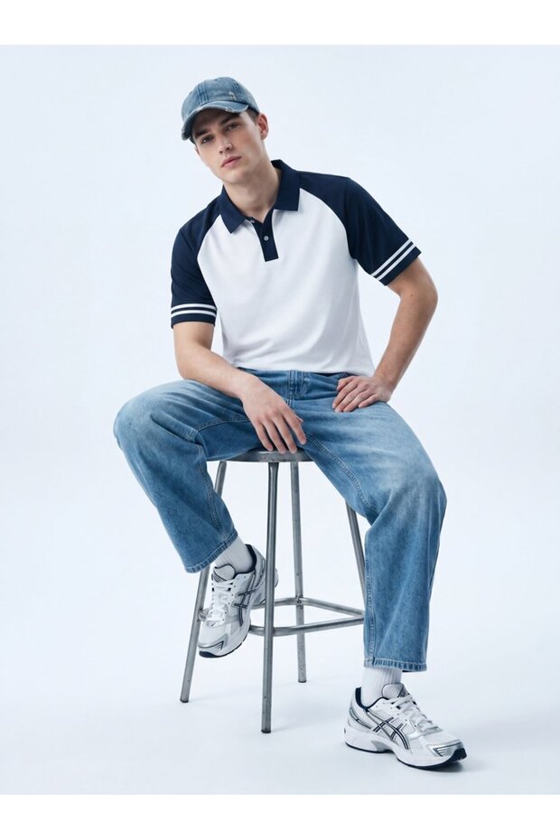 Contrast Detailed Buttoned White T-Shirt