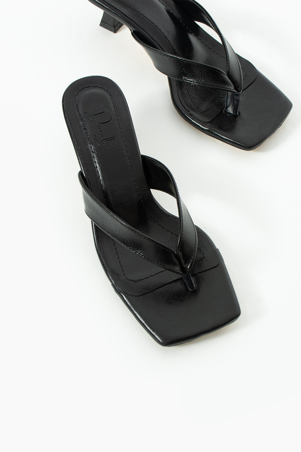 River Women's Blunt Toe Flip-Flop Low Heel Slippers