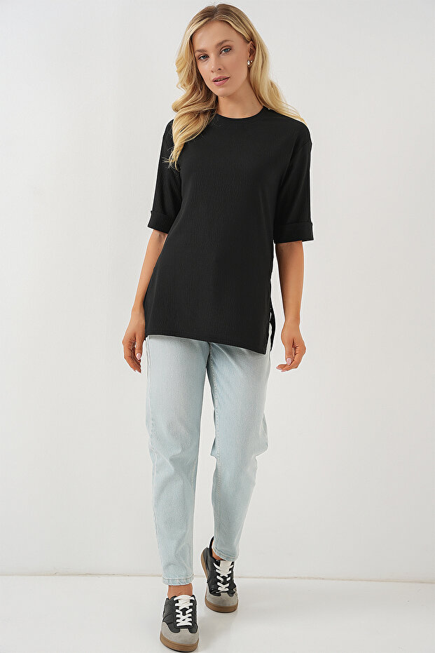 4332 Knitted T-Shirt with Side Slits - Black