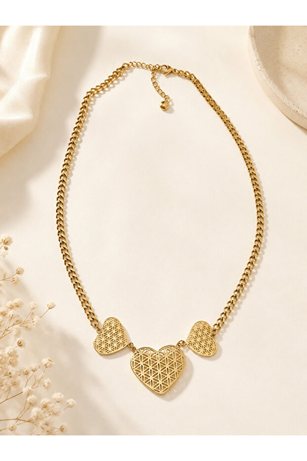 Minimal heart-shaped women's necklace