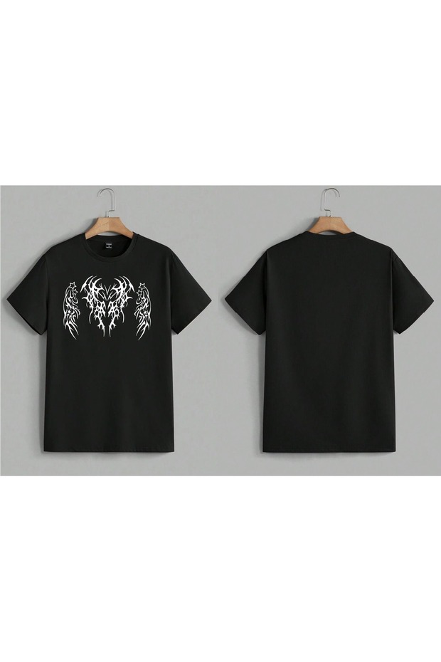 Printed Oversized T-Shirt with Gothic Design and Eye-Catching Details
