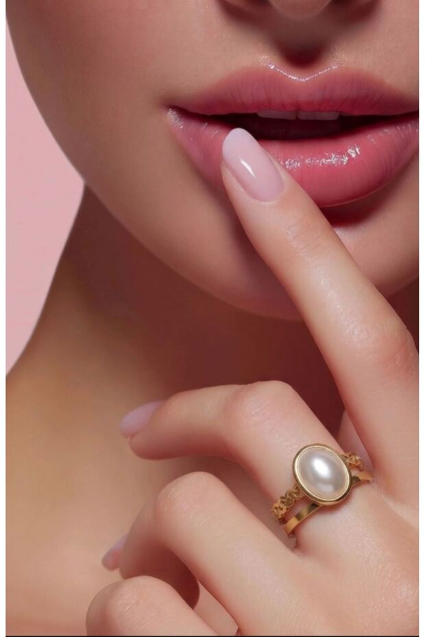 Number 8 Luxury Ring with Pearl Pattern