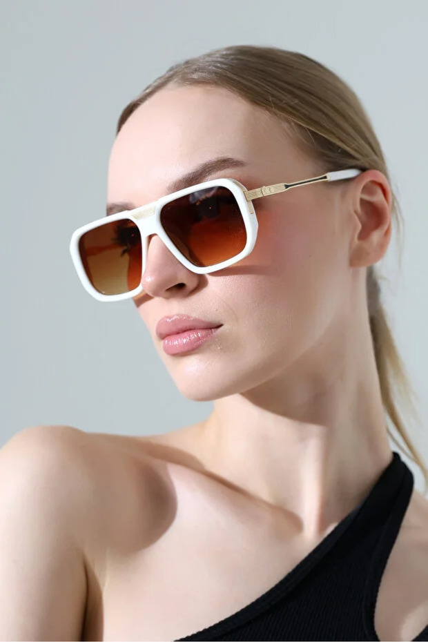 Women's White Frame Gradient Glass Sunglasses