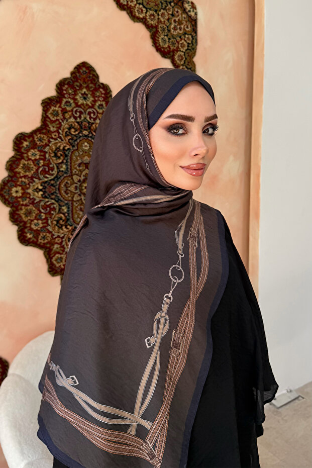شال قطني من الجاكار بنمط النبلاء