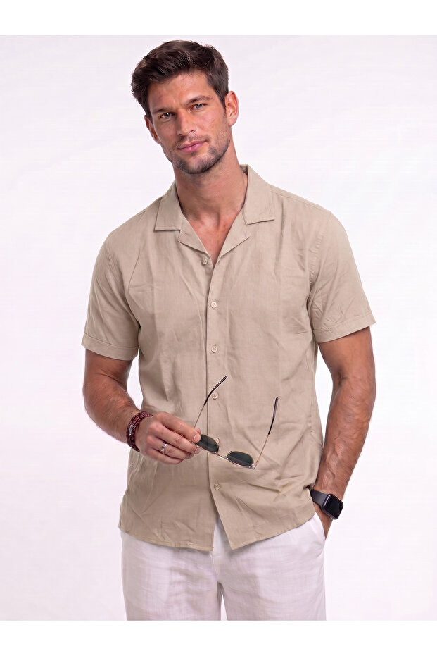 Men’s Solid Short Sleeve Resort Collar Shirt