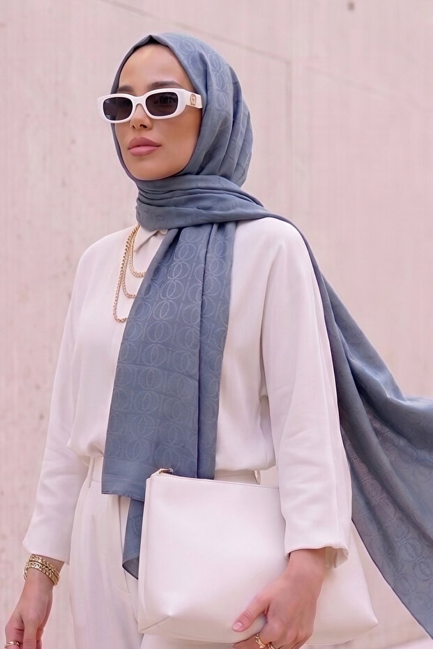 شال من قماش الجاكار القطني بنمط حلقي باللون النيلي