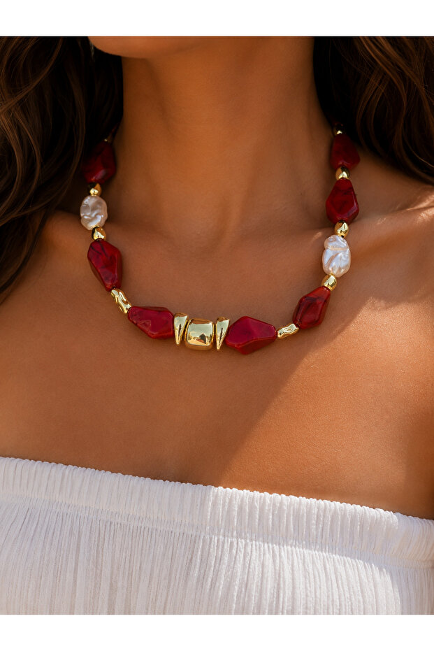 Gint Red Big Stone Detailed Pearl Look Necklace