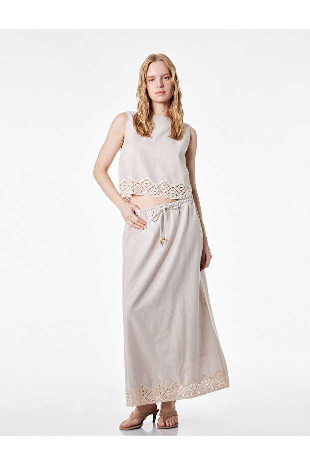 Linen Blend Round Neck Crochet Lace Detailed Sleeveless Crop Blouse