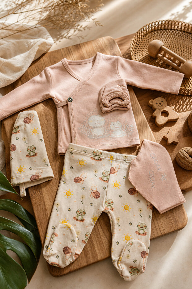 Frog Patterned Baby Boy 5-Piece Newborn Set Hospital Release
