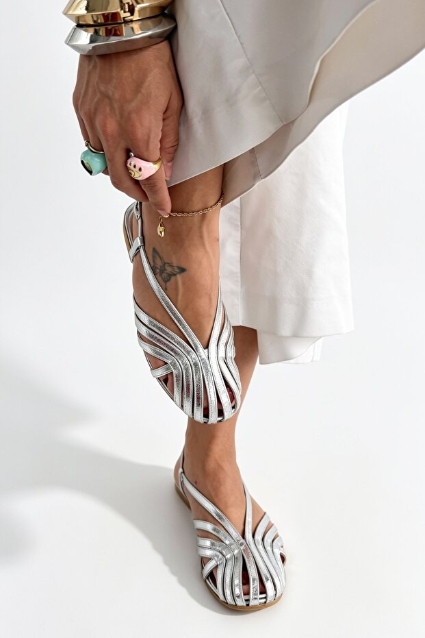 Rosamar Silver Leather Band Detail Flat Sole Women's Sandals