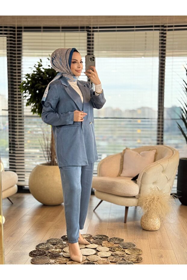 8537 بدلة سترة من الساتان بزرين باللون النيلي