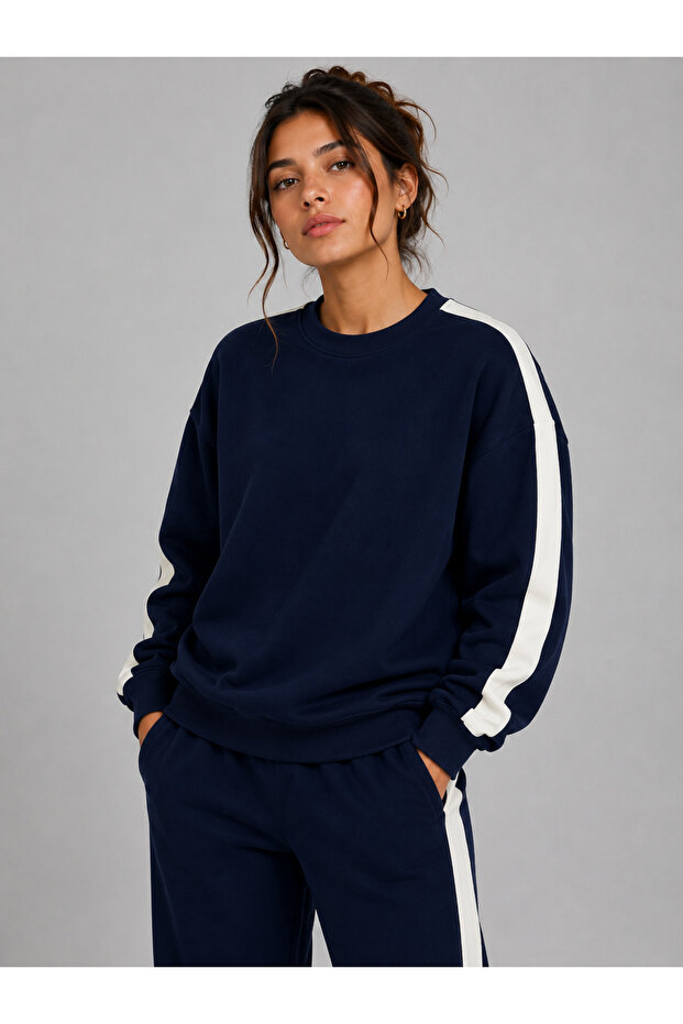 Women's Striped 0-Collar Sweatshirt