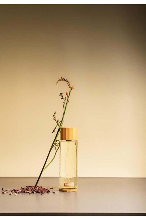 عطر مختلف - مشاعر