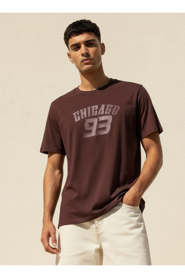 GRAPHIC TEE VARSITY