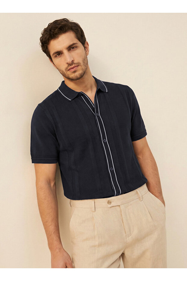 Regular Fit Collared Textured Short Sleeves Shirt