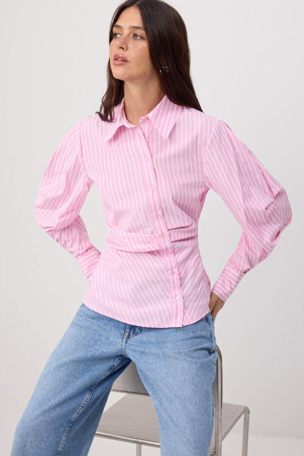 Pembe-Çok Renkli Balon Kol Detaylı Bele Oturan Asimetrik Fitted Gömlek TWOSS25GO00155 - 2
