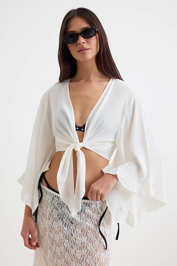 Plaj Crop Giyim Ekru Dokuma Volanlı Bluz TBESS19BB0095 - 1
