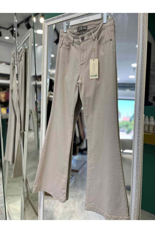 Lacarte Jeans Pants Flared - Beige - 34