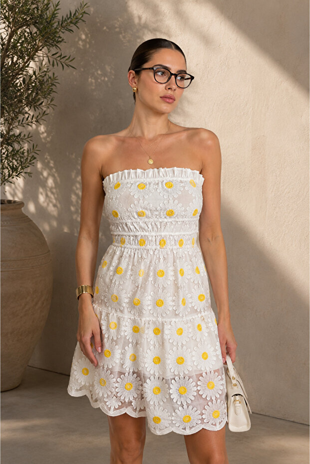 Cream Daisy Daisy Embroidered Dress | Vmd2712