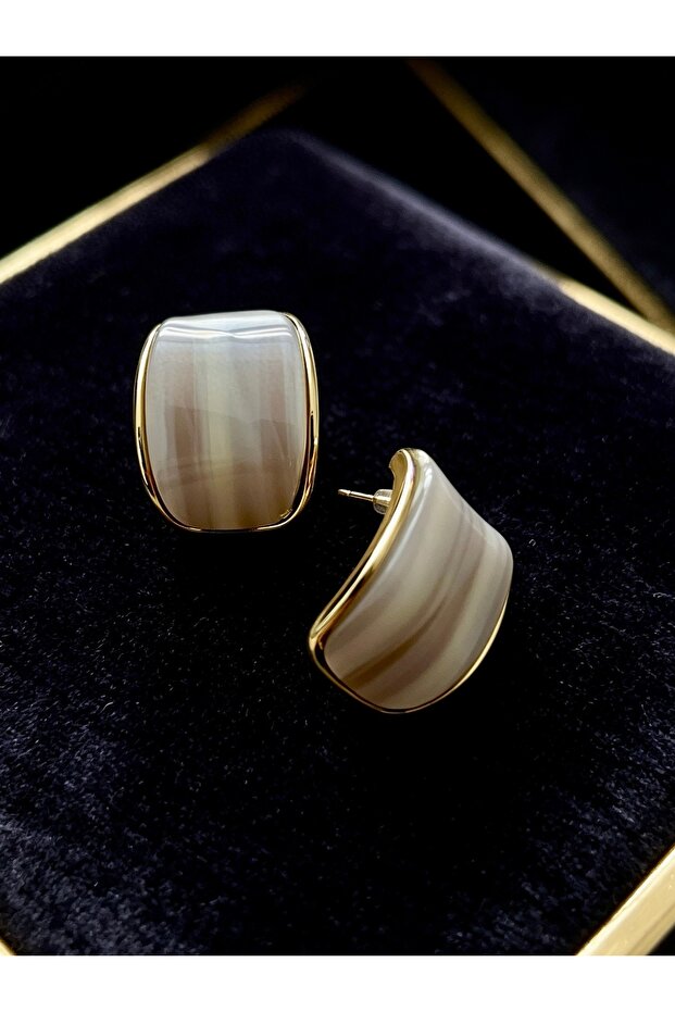 Hareli Ecru Rectangular Steel Earrings