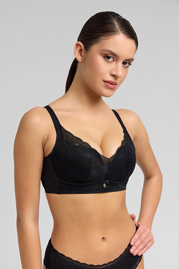 Lace detailed ghost bra black