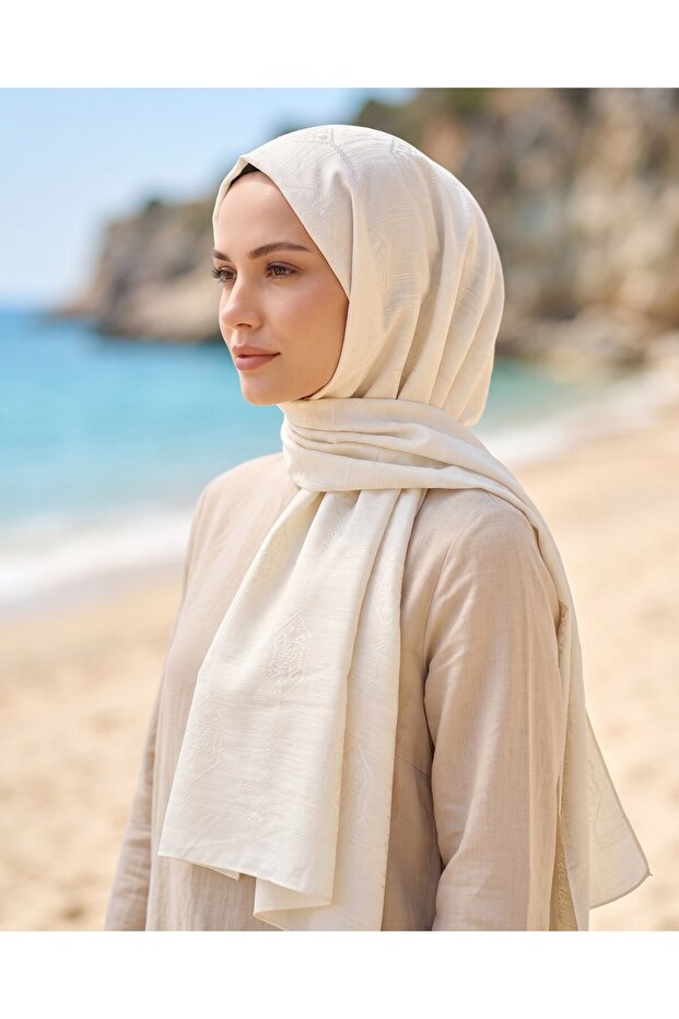 Siena, Jacquard Cocoon Shawl - Motif Pattern - 03 - Cream