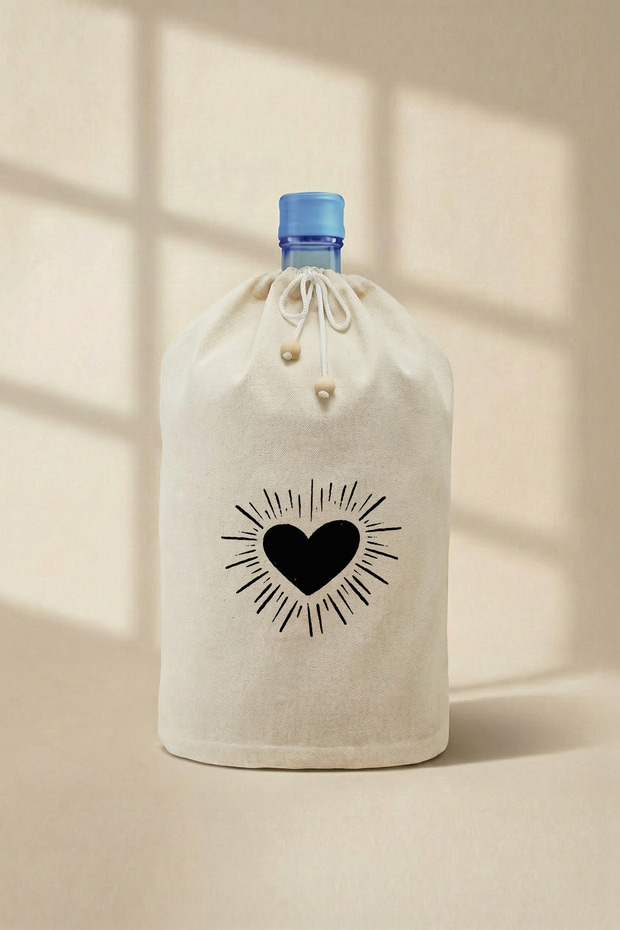 غطاء زجاجة مطبوع على شكل قلب